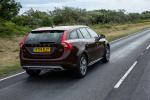 Volvo V60 D3 Cross Country 2015 года (UK)
